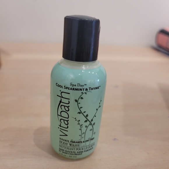 Vita bath body wash pack of 48 bottles - Picture 4 of 10